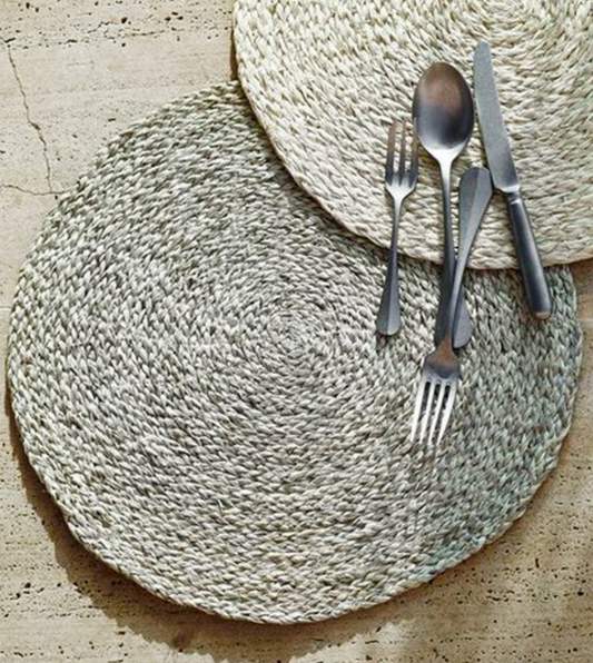 Rund dækkeserviet i kitfarvet