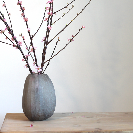Vase i sandfarve