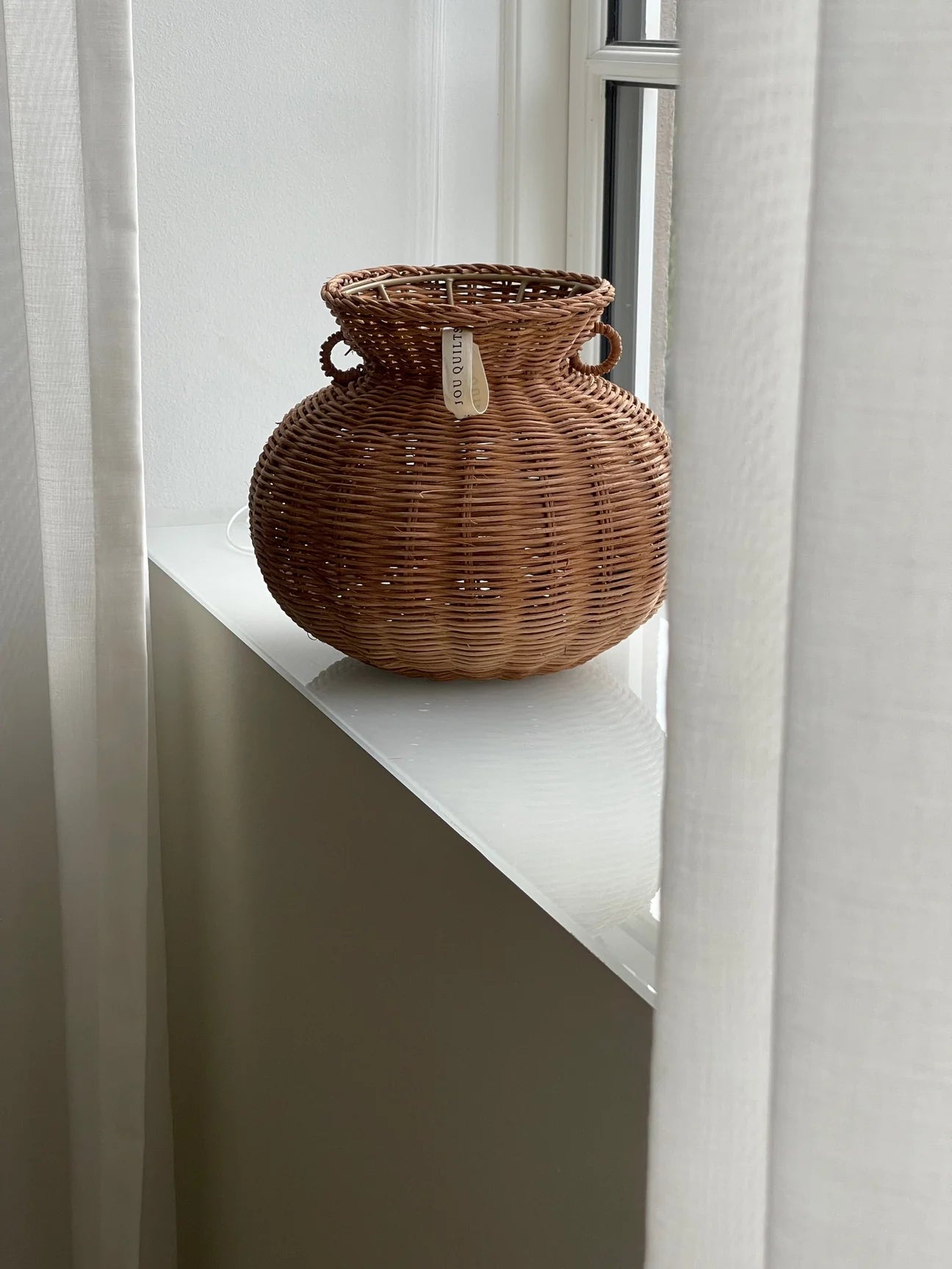 Vase i kurv